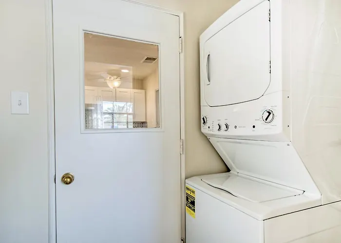 Centrally Located ~ 5 Mi To Dtwn! Tucson