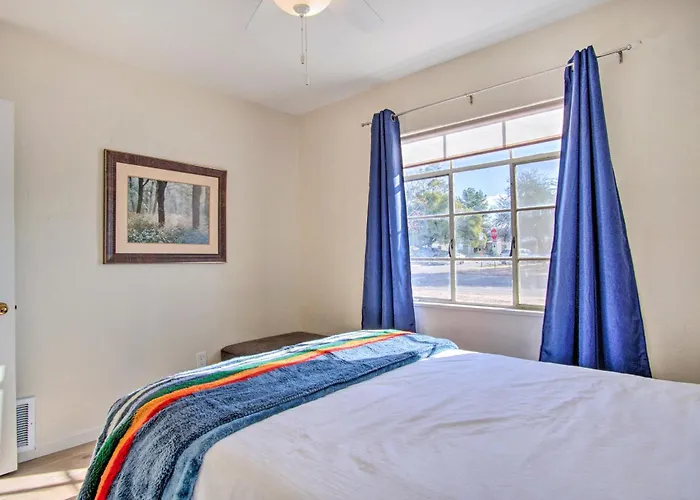 Centrally Located ~ 5 Mi To Dtwn! Ferienhaus *