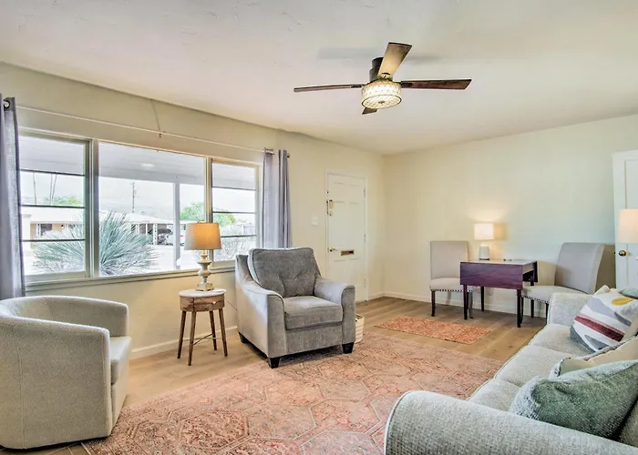 Centrally Located ~ 5 Mi To Dtwn! *