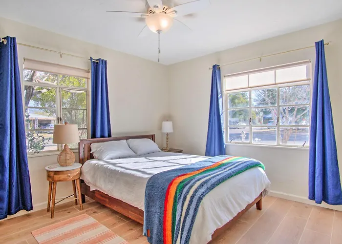 Centrally Located ~ 5 Mi To Dtwn!