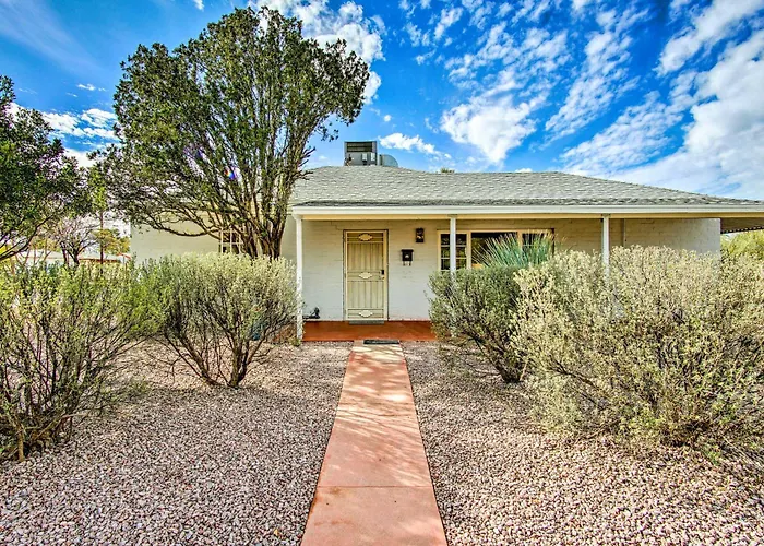 Centrally Located ~ 5 Mi To Dtwn!